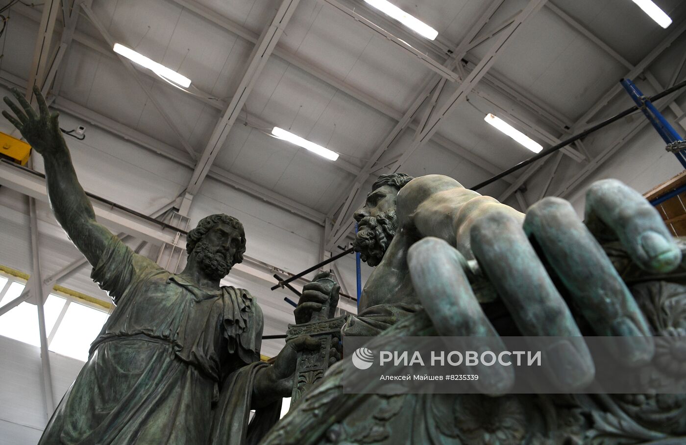 Завершение реставрационных работ памятника Минину и Пожарскому