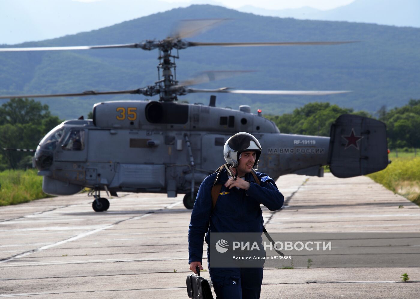 Учебно-тренировочные полеты в авиационном гарнизоне ТОФ