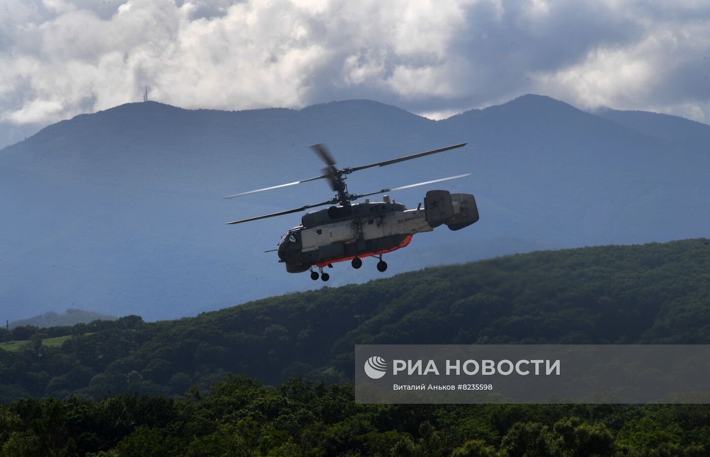 Учебно-тренировочные полеты в авиационном гарнизоне ТОФ