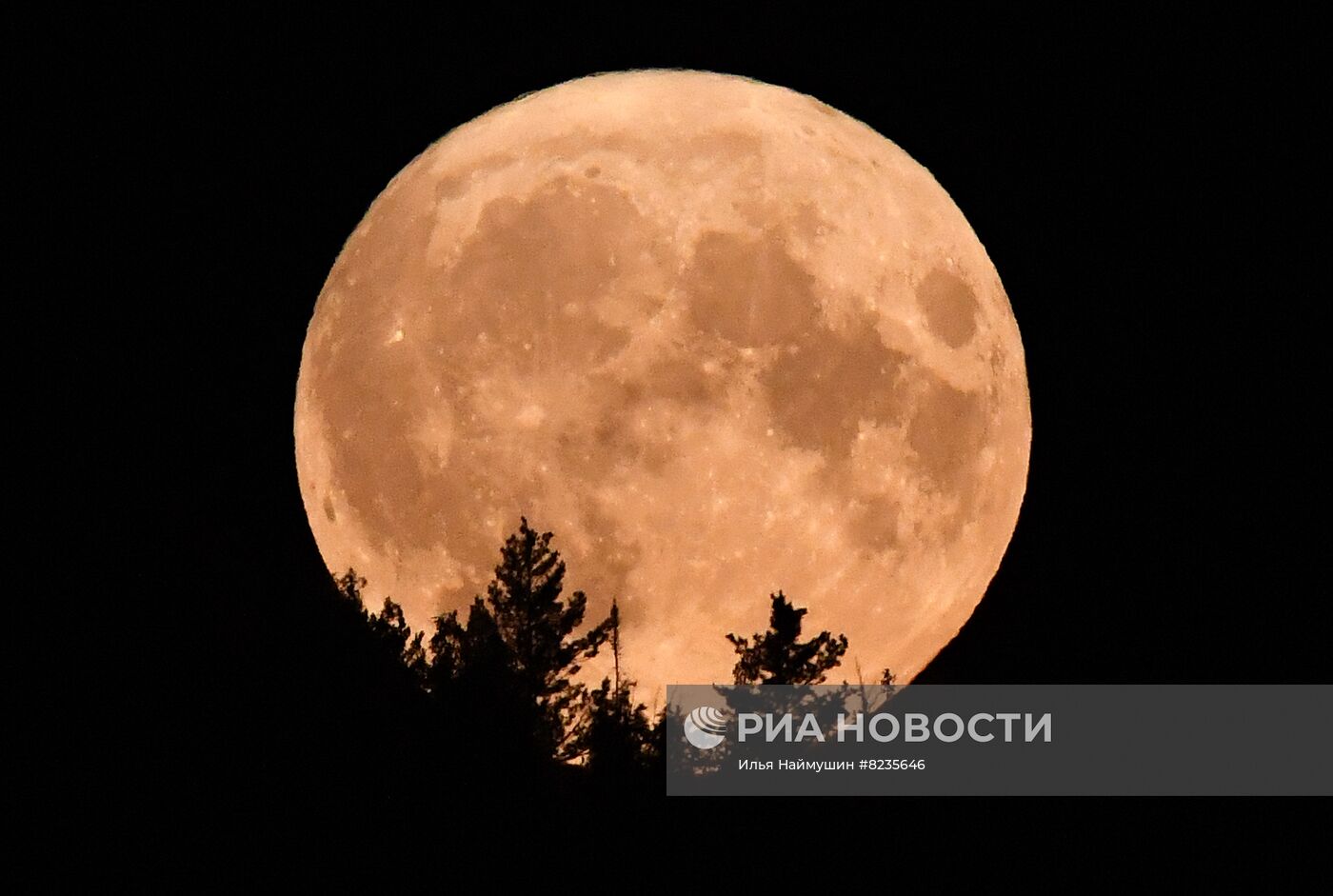 Суперлуние в России
