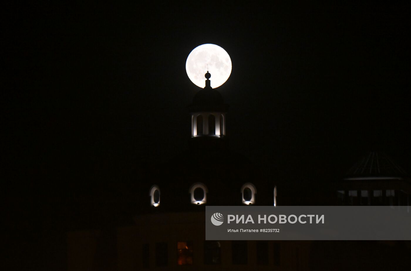 Суперлуние в России