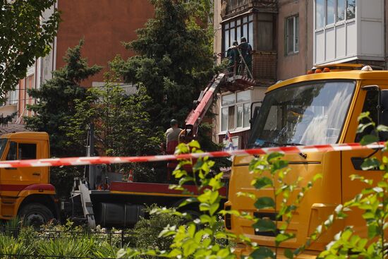 Восстановление многоквартирных домов в Луганске бригадами из РФ