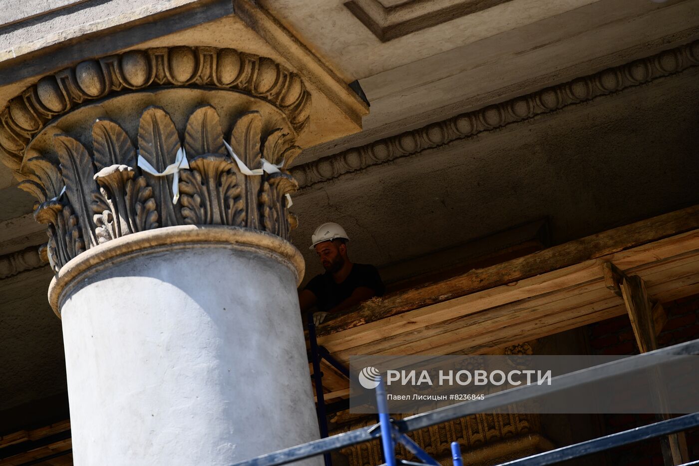 Восстановление разрушенного дворца культуры "Маркохим" в Мариуполе
