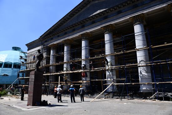 Восстановление разрушенного дворца культуры "Маркохим" в Мариуполе