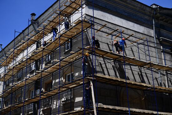 Восстановление разрушенного дворца культуры "Маркохим" в Мариуполе