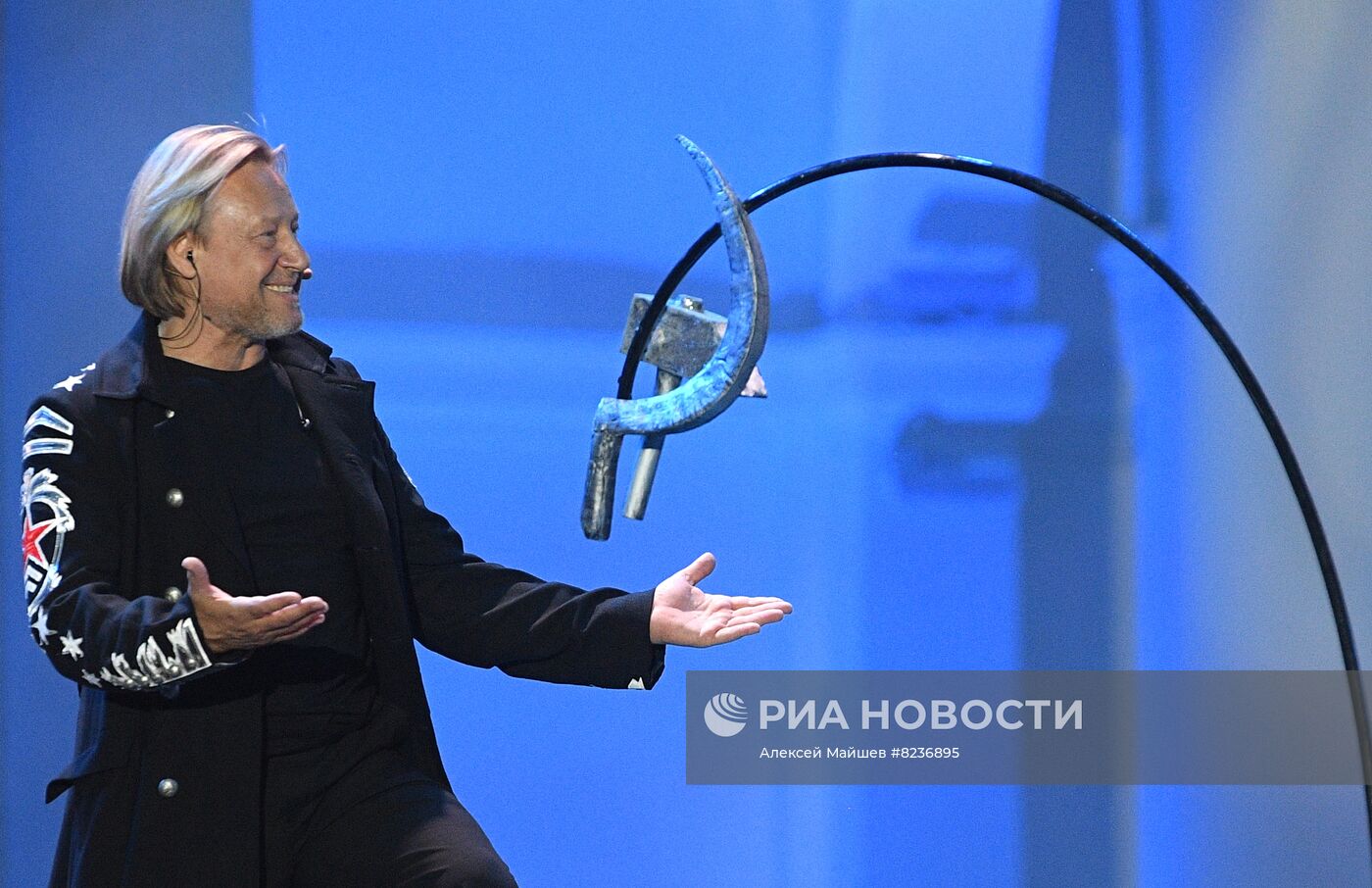 Премьера спектакля "Рабочий и Колхозница. Гала. 85 лет любви"