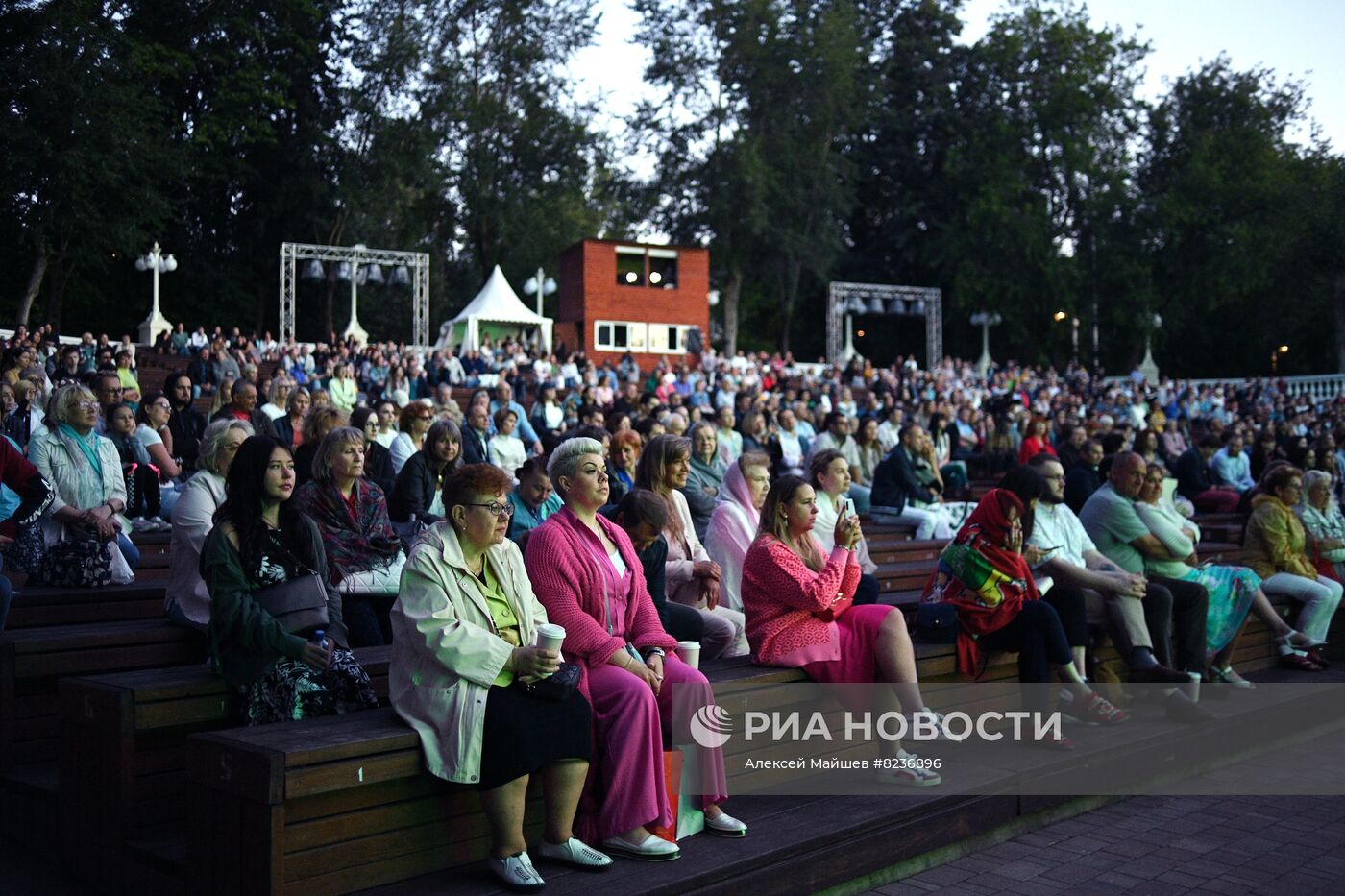 Премьера спектакля "Рабочий и Колхозница. Гала. 85 лет любви"