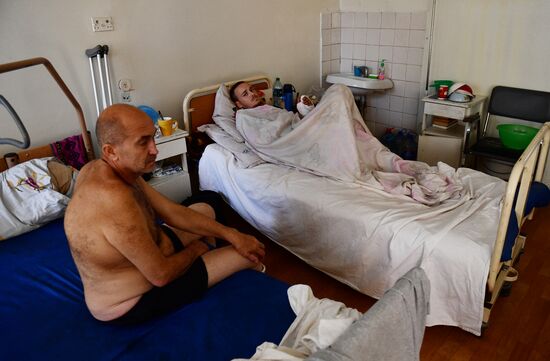 Лечение раненых в областной больнице Мариуполя