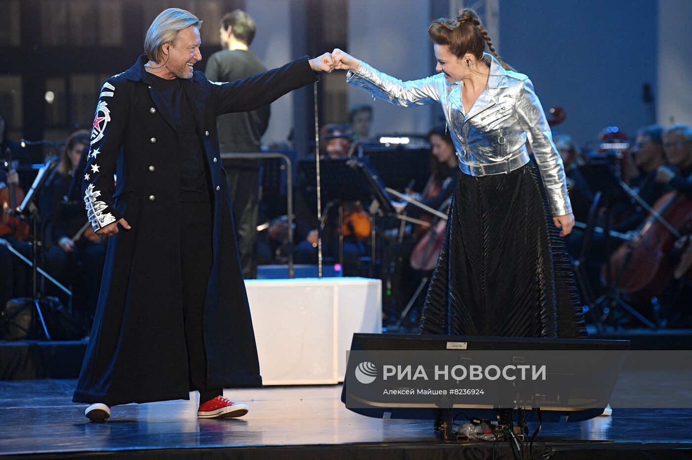 Премьера спектакля "Рабочий и Колхозница. Гала. 85 лет любви"