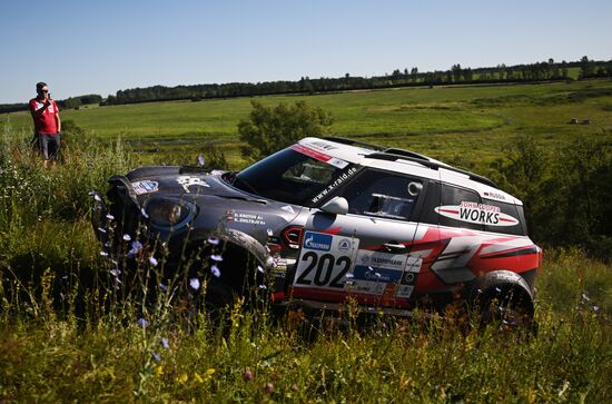 Финиш ралли "Шелковый путь - 2022" в Москве