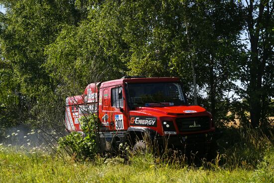 Финиш ралли "Шелковый путь - 2022" в Москве
