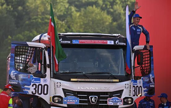 Финиш ралли "Шелковый путь - 2022" в Москве