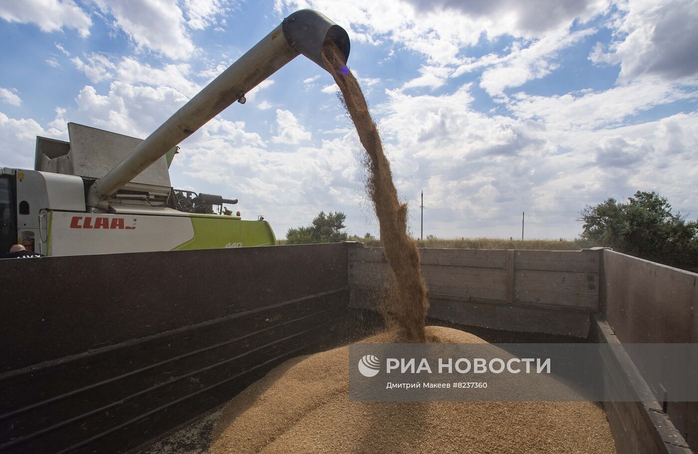 Уборка зерновых на освобожденных территориях Запорожской области