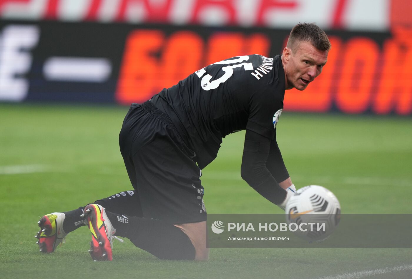 Футбол. РПЛ. Матч "Локомотив" - "Пари НН"