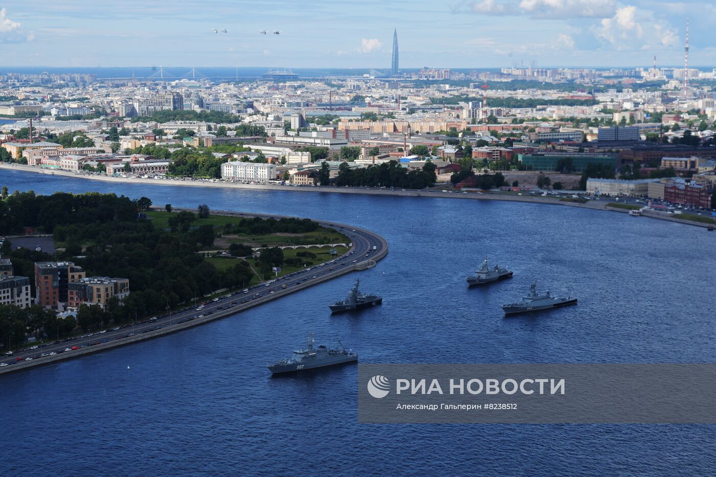 Репетиция парада ко Дню ВМФ в Санкт-Петербурге