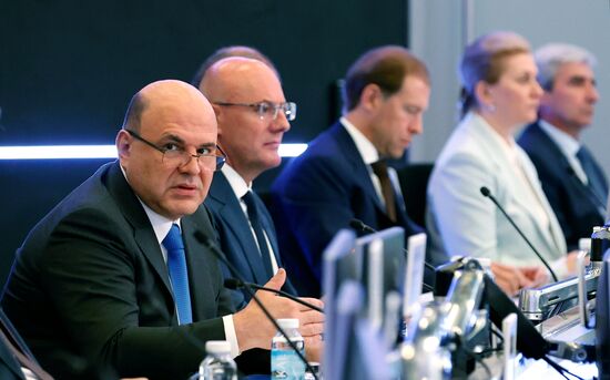 Премьер-министр РФ М. Мишустин провел стратегическую сессию по направлению "Строительство и ЖКХ" 