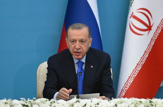 Рабочий визит президента РФ В. Путина в Иран