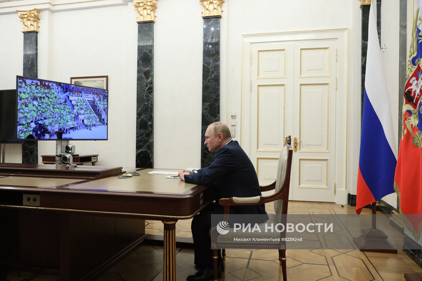 Президент РФ В. Путин встретился с финалистами конкурса "Большая перемена"