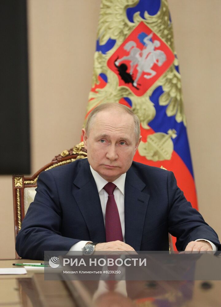 Президент РФ В. Путин встретился с финалистами конкурса "Большая перемена"