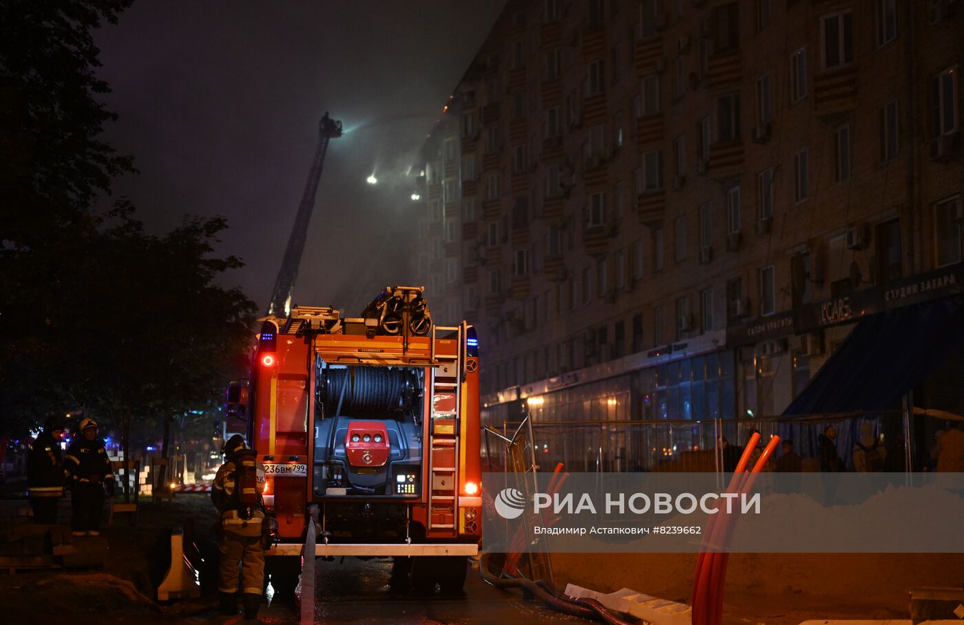 На Ленинском проспекте в Москве загорелся жилой дом | РИА Новости Медиабанк