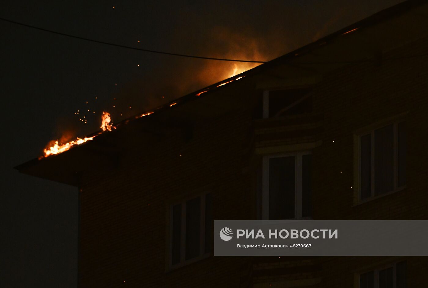 На Ленинском проспекте в Москве загорелся жилой дом