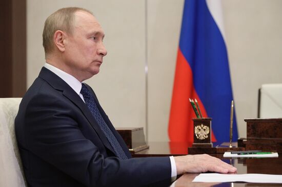 Президент РФ В. Путин провел встречу с министром энергетики РФ Н. Шульгиновым