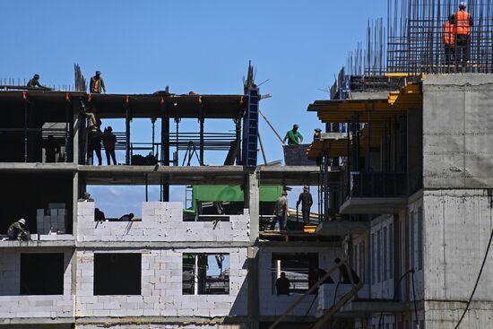 Строительство жилых домов бригадами ВСК МО РФ в Мариуполе