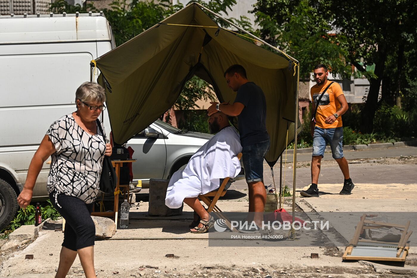 Стихийный рынок в Мариуполе