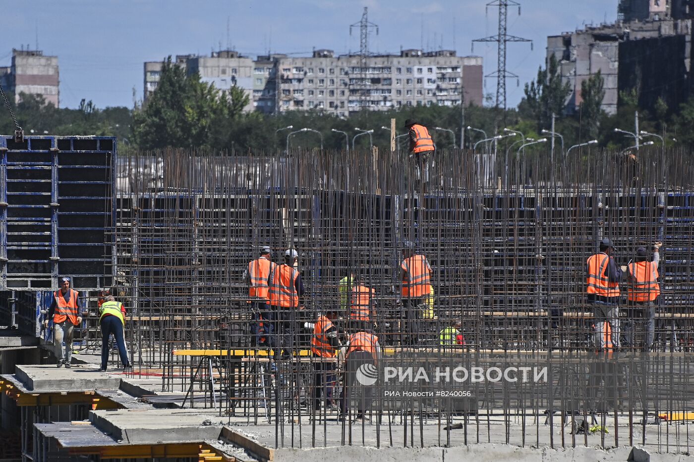 Строительство жилых домов бригадами ВСК МО РФ в Мариуполе