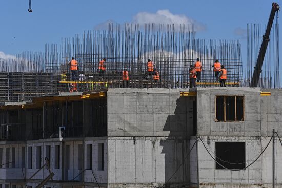 Строительство жилых домов бригадами ВСК МО РФ в Мариуполе