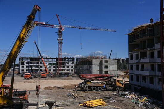 Строительство жилых домов бригадами ВСК МО РФ в Мариуполе