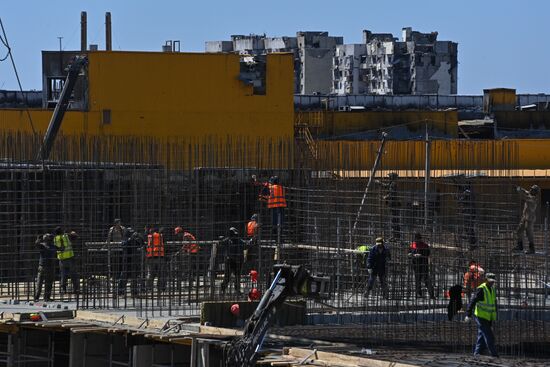 Строительство жилых домов бригадами ВСК МО РФ в Мариуполе