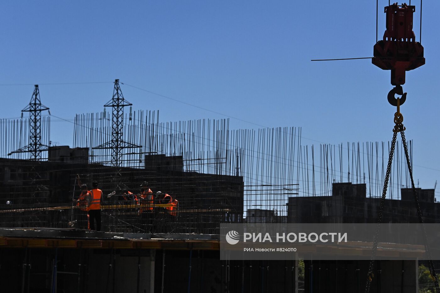 Строительство жилых домов бригадами ВСК МО РФ в Мариуполе