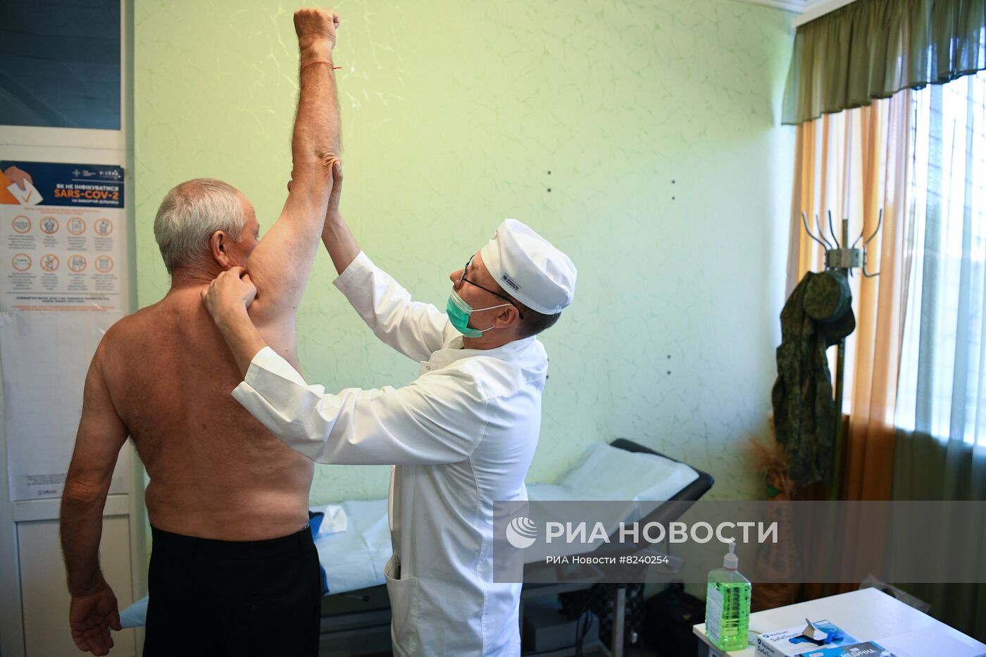 Медицинский отряд специального назначения ведет прием местных жителей в Запорожской области