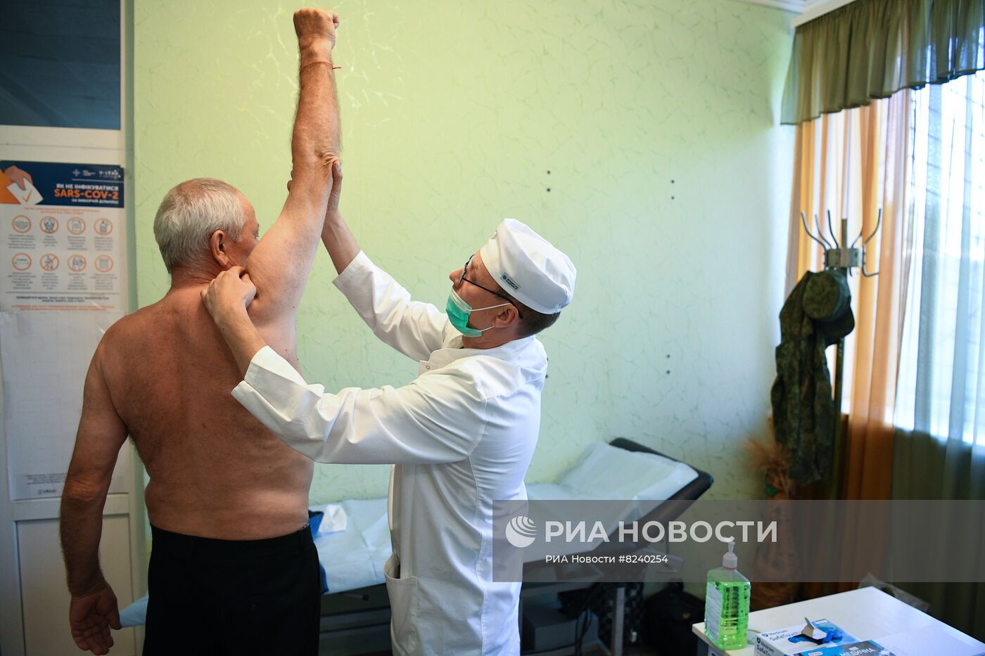 Медицинский отряд специального назначения ведет прием местных жителей в Запорожской области
