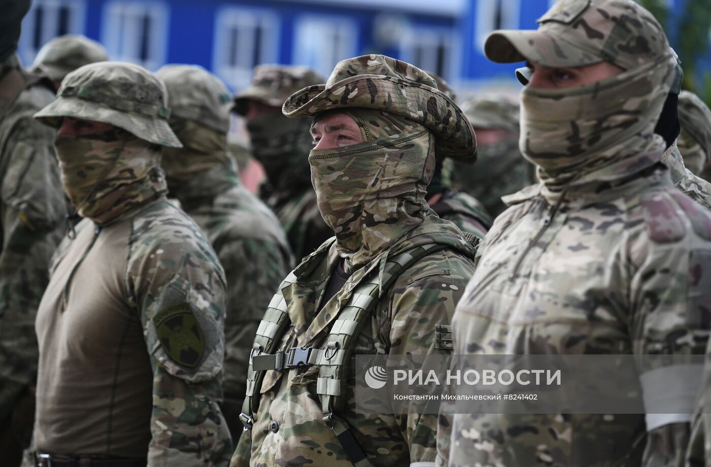 В Крыму встретили сотрудников ОМОНа, вернувшихся из зоны спецоперации