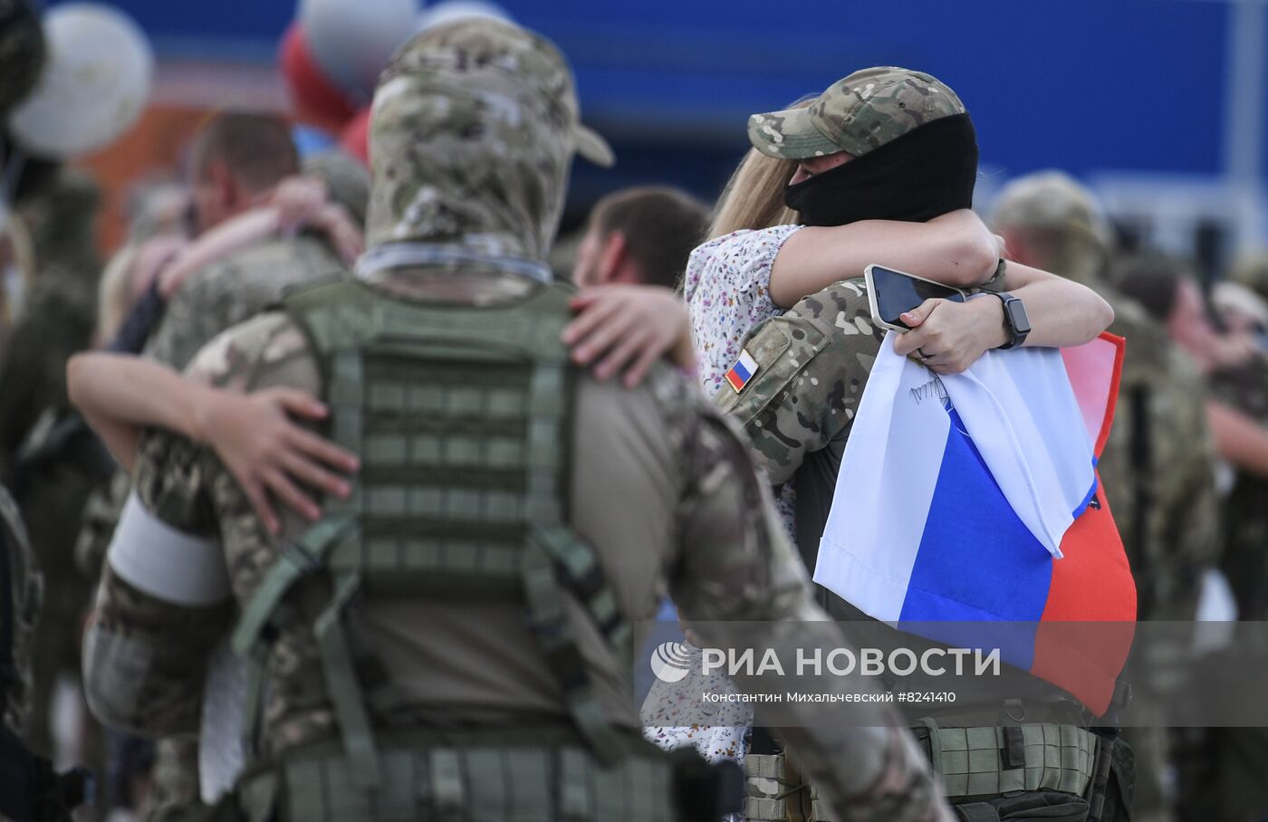 В Крыму встретили сотрудников ОМОНа, вернувшихся из зоны спецоперации