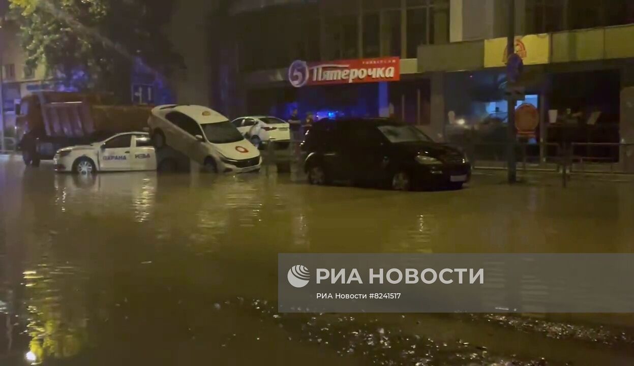 Сочи затопило после обильных ливней