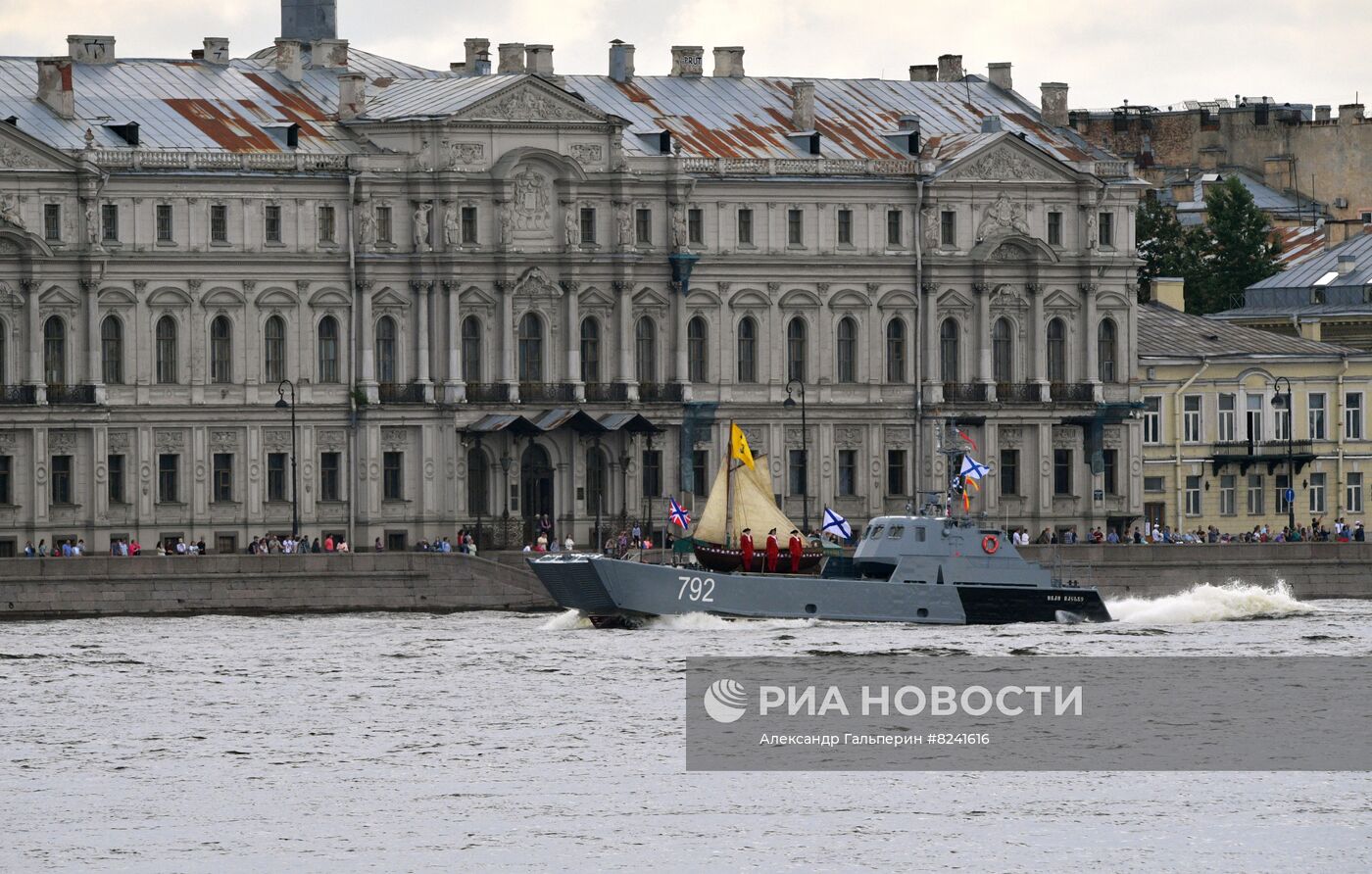 Репетиция парада ко Дню ВМФ в Санкт-Петербурге