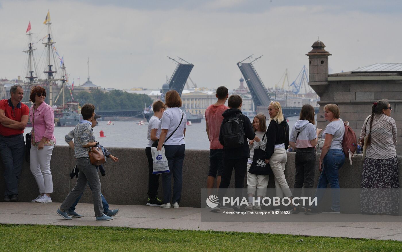 Репетиция парада ко Дню ВМФ в Санкт-Петербурге