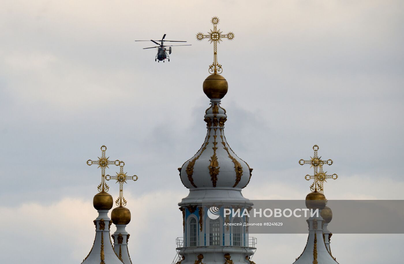 Репетиция парада ко Дню ВМФ в Санкт-Петербурге