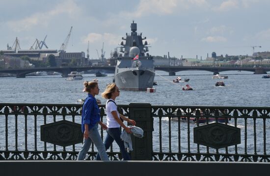 Репетиция парада ко Дню ВМФ в Санкт-Петербурге