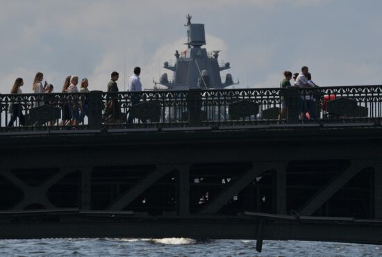 Репетиция парада ко Дню ВМФ в Санкт-Петербурге