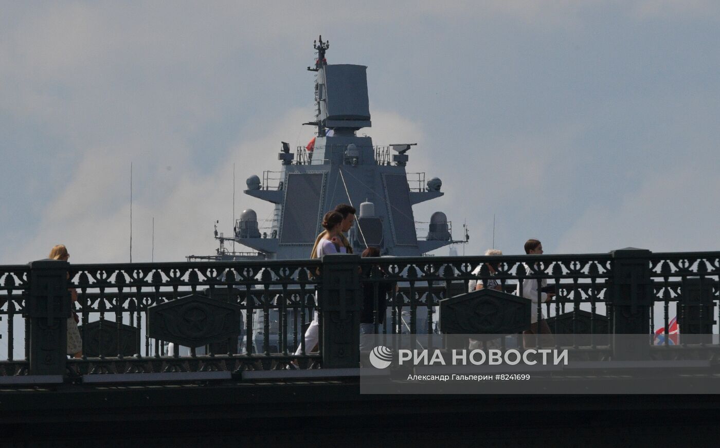Репетиция парада ко Дню ВМФ в Санкт-Петербурге