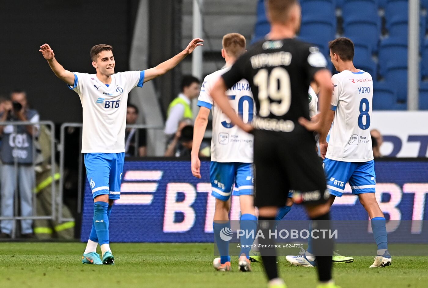 Футбол. РПЛ. Матч "Динамо" - "Торпедо"