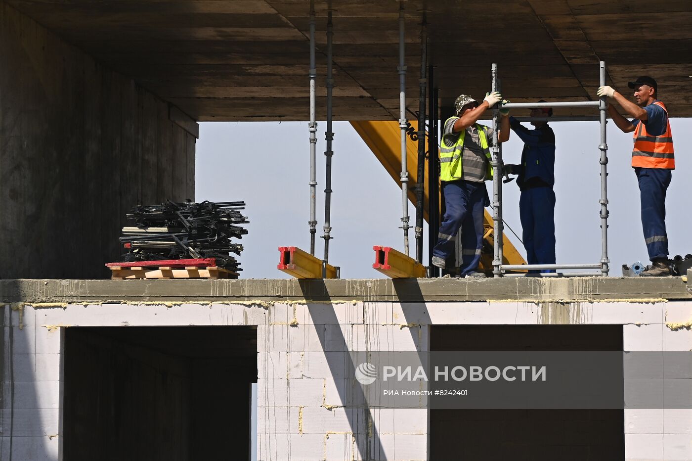 Строительство микрорайона бригадами ВСК МО РФ в Мариуполе