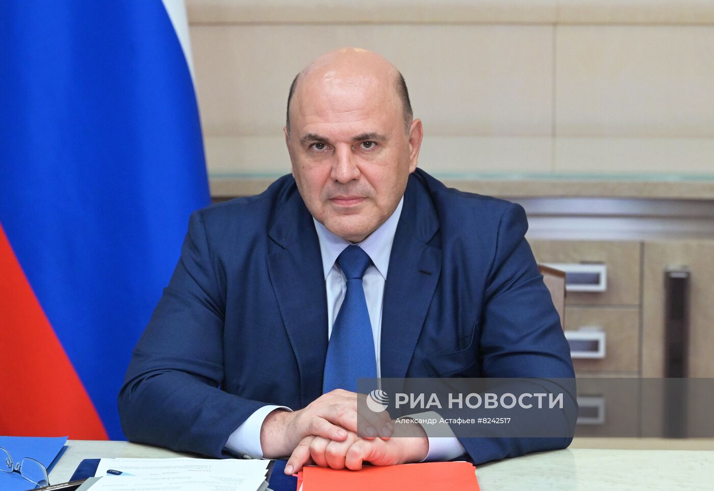 Президент РФ В. Путин провел совещание с членами правительства