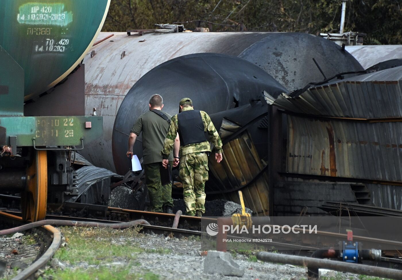 Последствия пожара на нефтебазе в Донецке