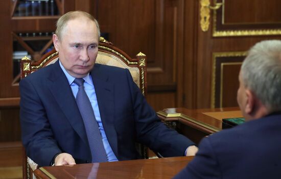 Рабочая встреча президента РФ В. Путина с генеральным директором Роскосмоса Ю. Борисовым