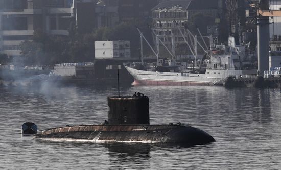 Формирование строя кораблей ко Дню ВМФ во Владивостоке